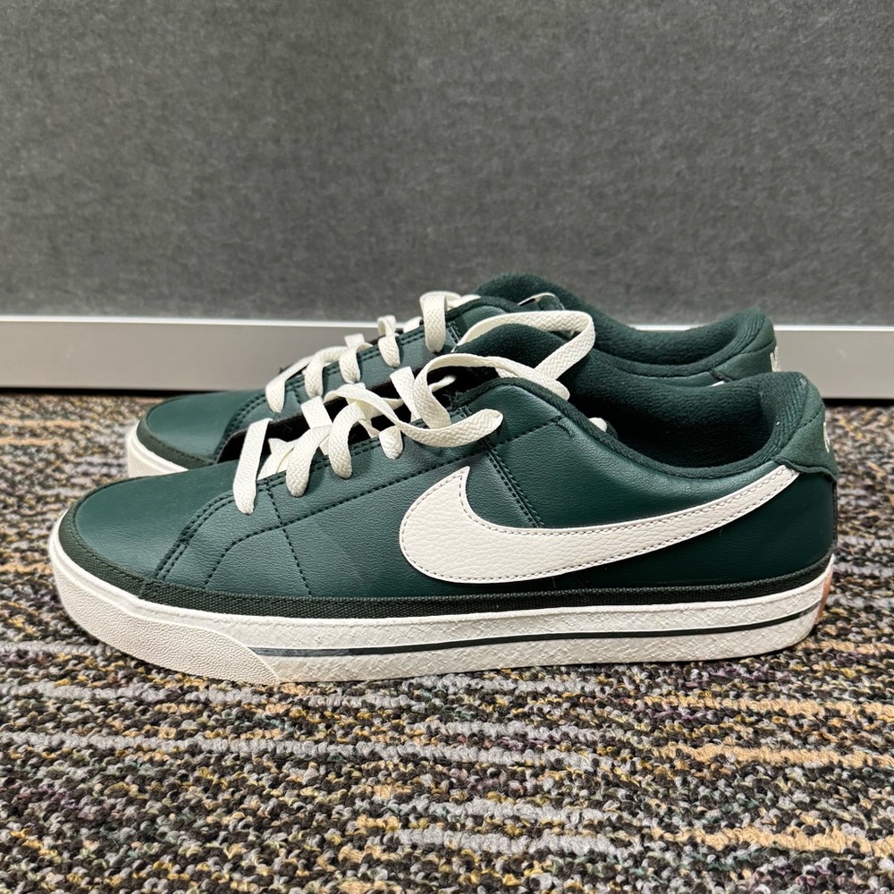 Nike Court Legacy Low